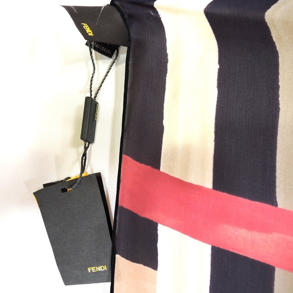 FENDI 🇮🇹 WOMEN'S 100% SILK RED FASHION SCARF - Picture 4 of 4